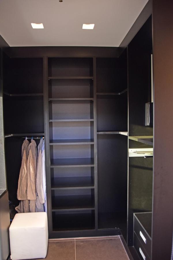White And Black Aegina ภายนอก รูปภาพ